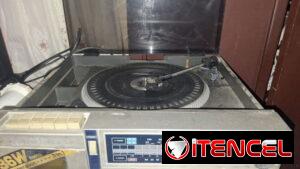 Tocadiscos 3 en 1 le funciona todo se escucha super bien