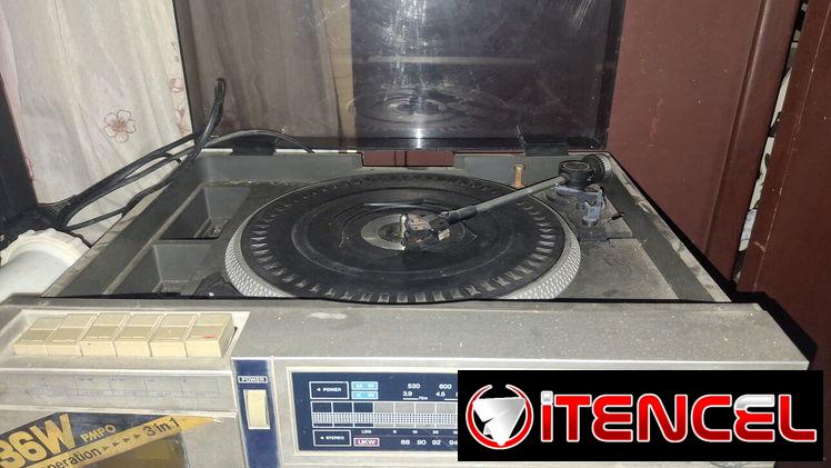 Tocadiscos 3 en 1 le funciona todo se escucha super bien