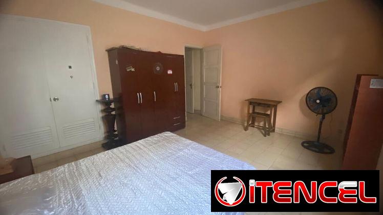 Renta lineal apto 2/4 en c/Linea,Vedado con Ecoflow.