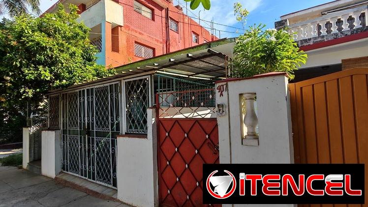 Vedado J y 21,a 2 Cuadras Del Coopelia y Cerca de Torre K,Casa Independiente 285m Con Portal,Garaje,Recibidor,Comedor,3/ — foto 1