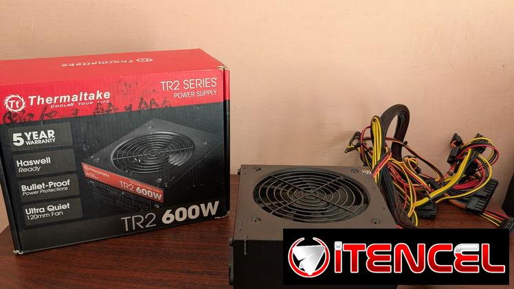 Fuente de alimentación (Thermaltake TR2 600W):