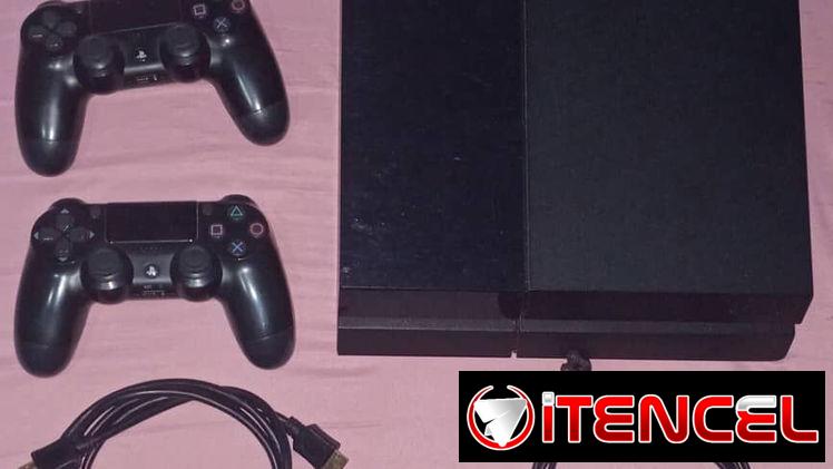 Vendo PS4 Fat Pirateado con 500gb Cable HDMI  Con sus 2 mandos originales👌🏻 190 USD💵. — foto 4