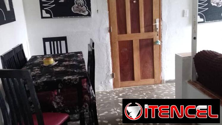 *$8000usd CON AJUSTE. En venta apartamento (4to piso) de un edificio en  Alamar, zona 11.