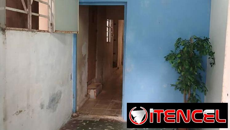 #28 CASA INDEPENDIENTE EN MARIANAO 2 NIVELES COCOSOLO, – Plaza de Marianao. SE ENTREGA VACÍA