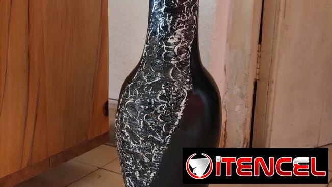 Jarrón de pie moderno 63 cm de alto