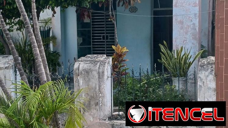 Se vende o se negocea por carro Casa colonial en la vivora detrás del cupet de 10 de octubre y acosta