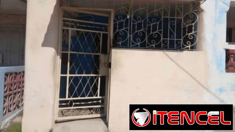 #28 CASA INDEPENDIENTE EN MARIANAO 2 NIVELES COCOSOLO, – Plaza de Marianao. SE ENTREGA VACÍA