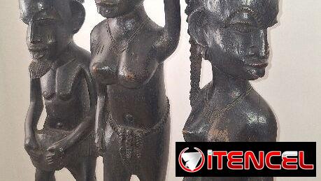 Juego de 3 estatuas africanas de madera. — foto 1