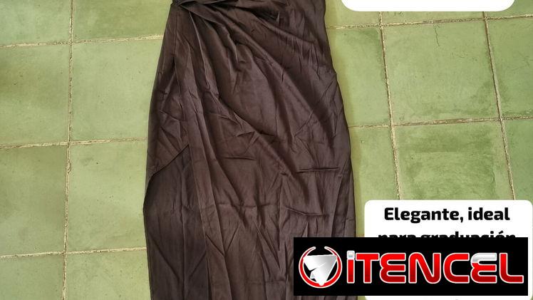 Vestido Negro elegante para graduación (15 USD)