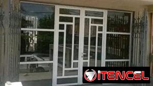 Marqueteria de aluminio y cristal