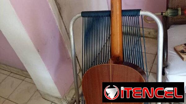 Guitarras de Madera Natural Clásicas Españolas — foto 2