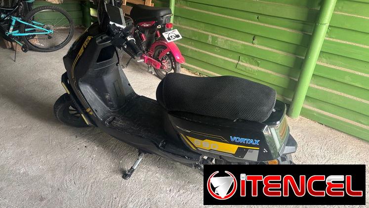 Moto electrica vortax 680 2025 bateria como nueva bateria 80-100km — foto 2