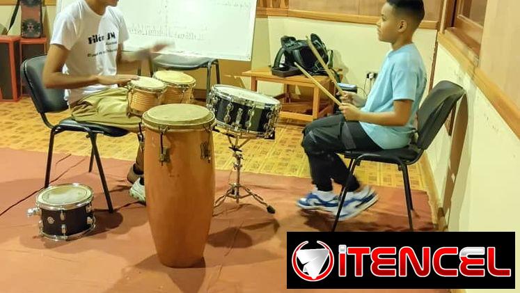 Clases privadas de piano, canto, guitarra y percusión — foto 3