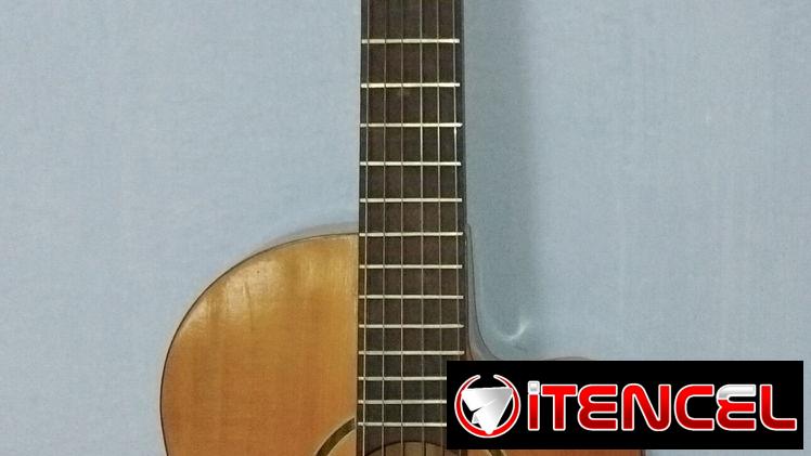 Guitarra acústica en perfecto estado a la venta — foto 3