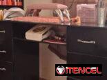 Vendo Negocio de Uñas con todo es llegar y trabajar .materiales y todo tipo de accesorios.