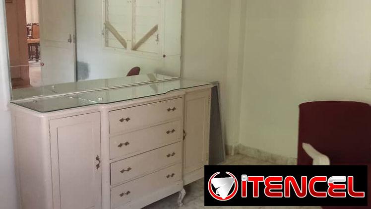 Comoda antigua de estilo — foto 1