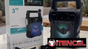 Bocina con linterna y panel solar