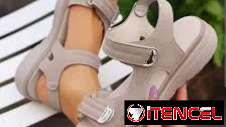 Sandalias números en la foto