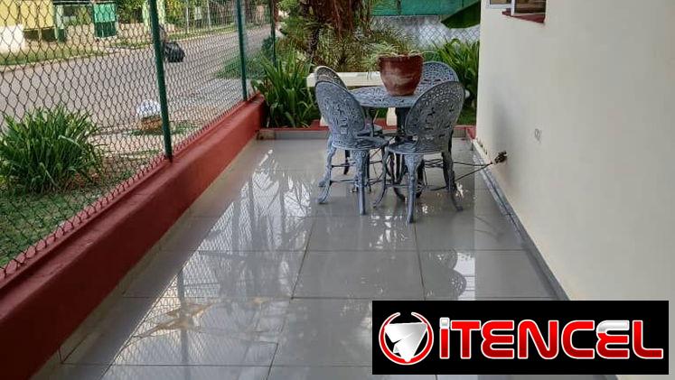 Venta biplanta Playa 3/4 y 3 baños Garaje 70mil usd 53582376 lista para vendervq