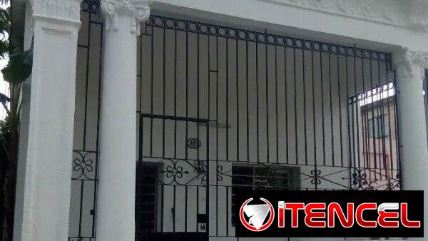 Permuto Casa Santo Suárez por Casa en Guanabo