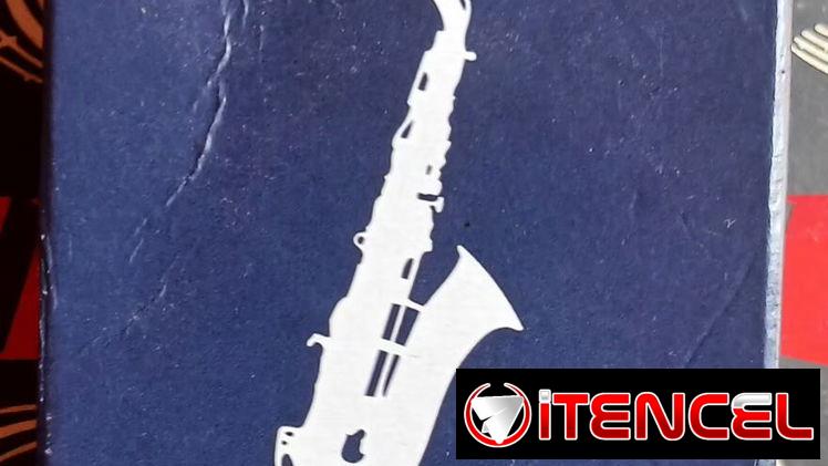 Cuerdas de Guitarra, y una caja de 10 cañas para Saxofón 🎷