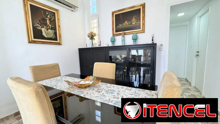 Se renta apto de 2 habitaciones en la Habana Vieja.58858577