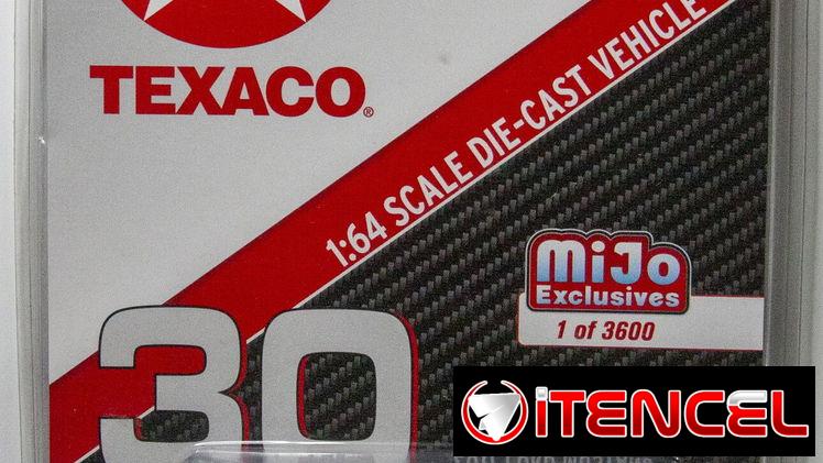 Auto a escala AutoWorld de 2017 Ford Mustang GT (Texaco)