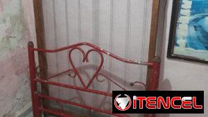 Cama de tubos de uso