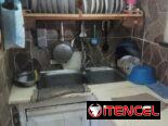 Apartamento 2do piso de 3/4 en buenas condiciones .