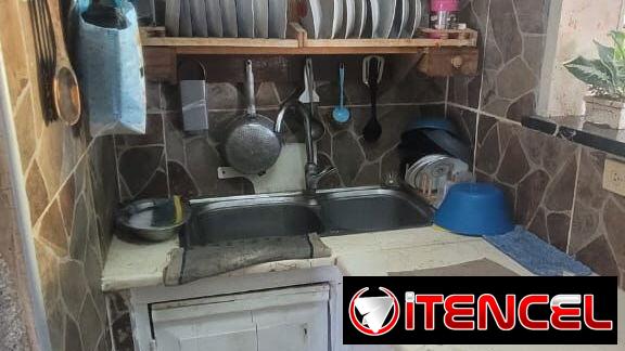 Apartamento 2do piso de 3/4 en buenas condiciones .