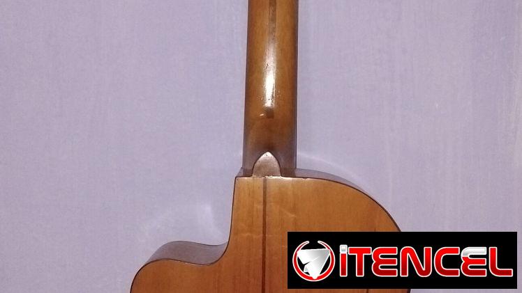 Guitarra acústica en perfecto estado a la venta — foto 4