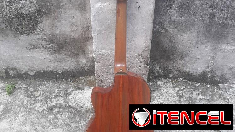 Guitarra electroacústica