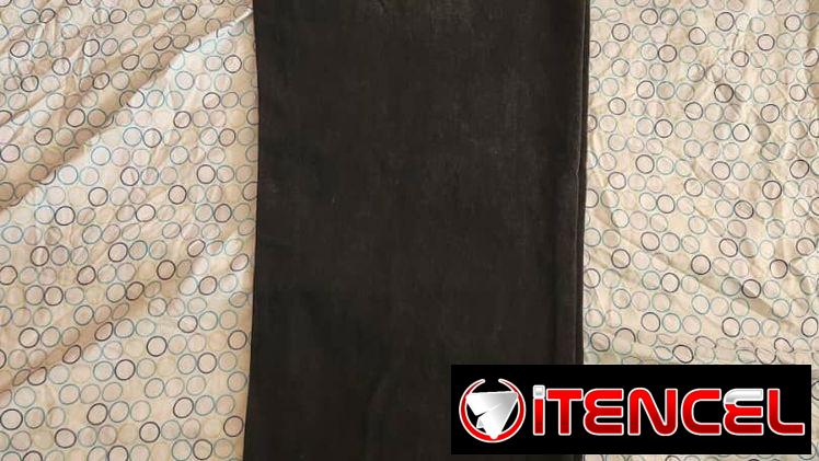 Pantalón negro estilo ancho moderno — foto 4