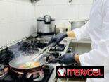 Chef de cocina con más de 20 años de experiencia..