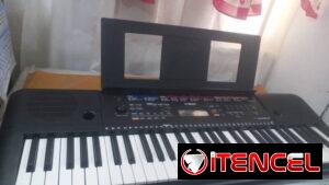 Teclado eléctrico Yamaha de 6 octavas nuevo con su cargador. Precio 300usd Soy la dueña.
