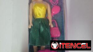 juguete : muñeca barbie con accesorios nueva