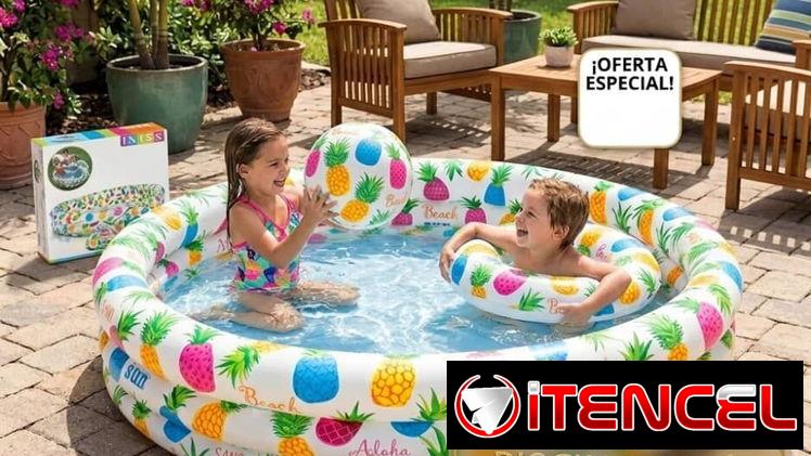 Piscina de 1.32 metros de diámetro, con pelota y salvavidas