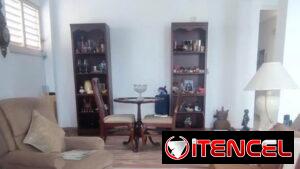 Apartamento en el Vedado 3 cuartos y medio y 3 baños. Todo en óptimo estado