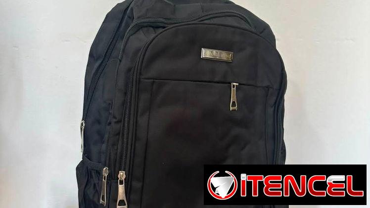 Mochila, tiene 5 compartimentos