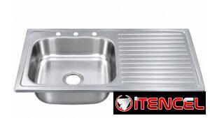 Fregadero de acero inoxidable con escurridor a la derecha