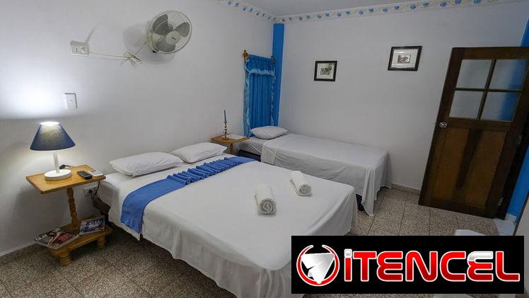 Cod.Z Habitación Triple/Doble con Baño Privado en el Corazón de La Habana Vieja. Aire Acondicionado y Confort. — foto 3