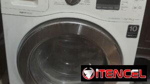 Vendo una Lavadora Samsung Automática Rota para reparar o para piezas. Tel 52938021