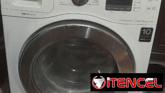 Vendo una Lavadora Samsung Automática Rota para reparar o para piezas. Tel 52938021 — foto 1