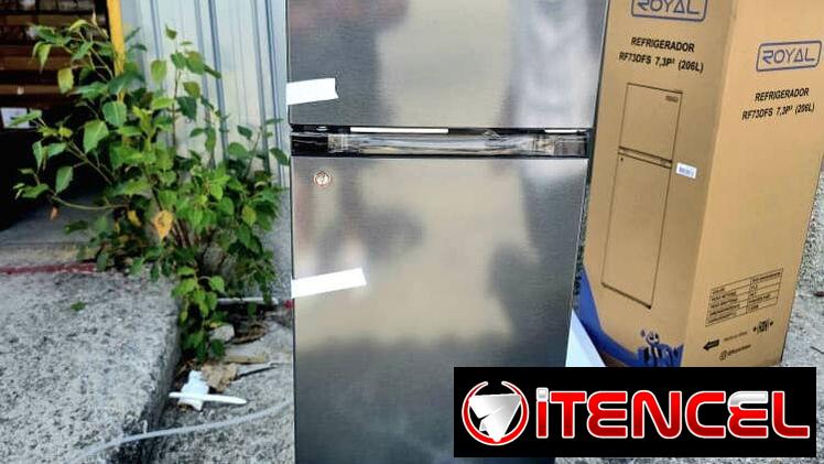 Refrigerador/Frío de 7.3 pies marca ROYAL nuevo en su caja con factura y garantía