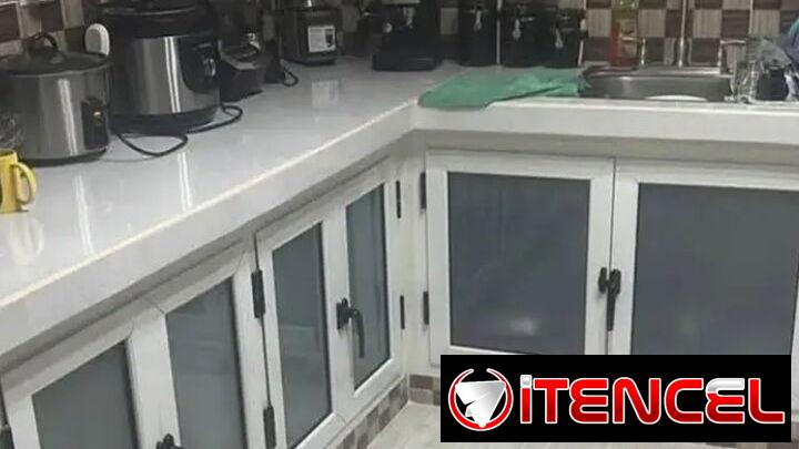 Hacemos cualquier modelos q usted desea en su bajo mesetas margueteria d aluminio