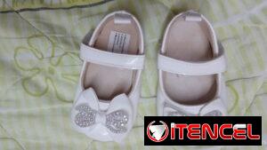 Zapatos de bebe blancos (medida 11 cm)