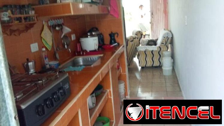 REBAJADO A $7500usd CON AJUSTE En  venta apartamento (3er piso) en El Roble.  Guanabacoa. Ref: escuela 28 de  enero
