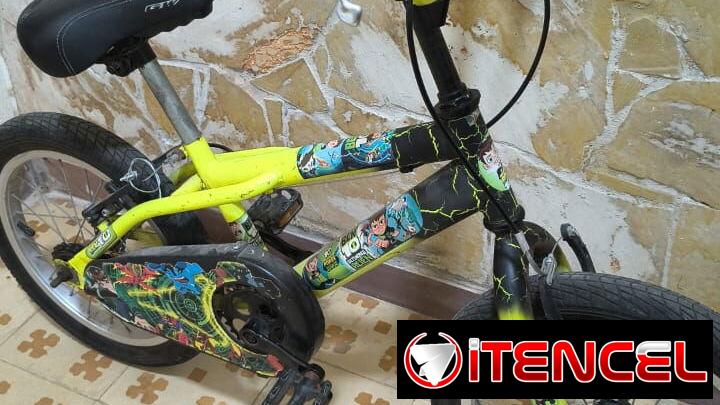 🚲🚴‍♂️ BICICLETA PARA NIÑO DE BEN10, de Uso en perfecto estado $70 — foto 2