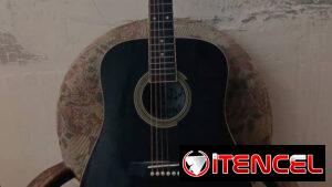 Guitarra acústica con cuerdas de acero 3/4 150 usd