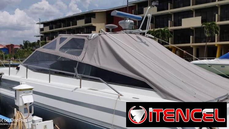 Yate en la marina Hemingway — foto 3